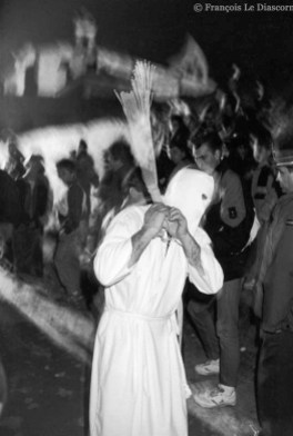 Ref CHRISTUS 21 – A flagellant during Holy Week in San Vincente de la Sonsierra, Spain